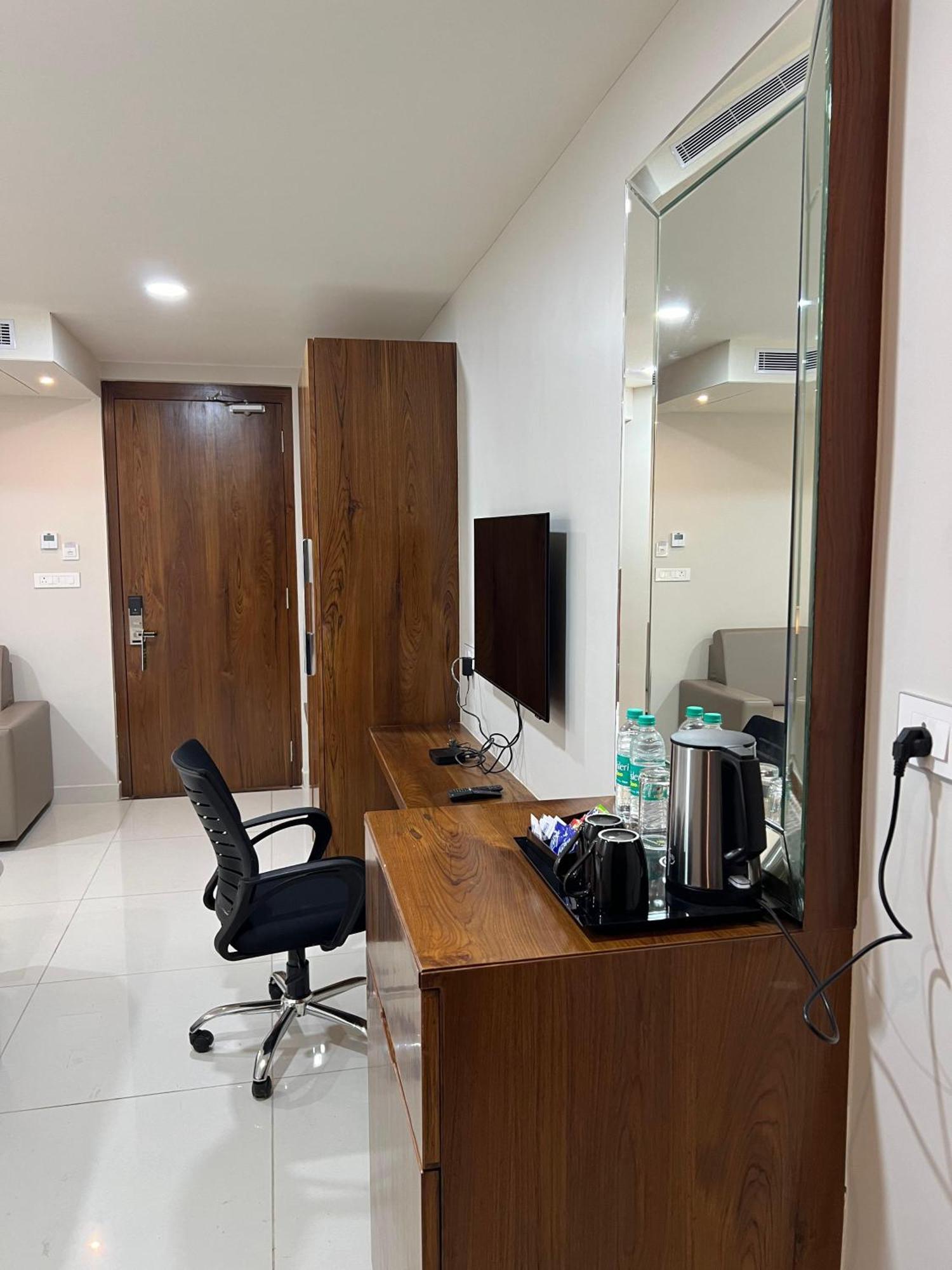 Hotel Pasupala Inn アナンタプル エクステリア 写真