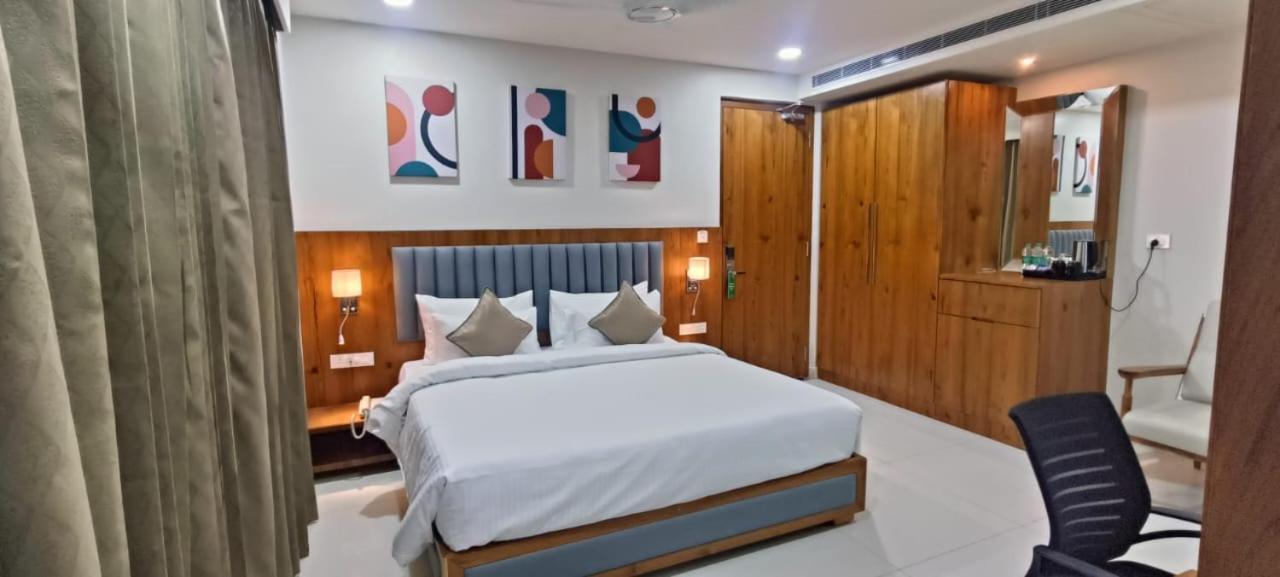 Hotel Pasupala Inn アナンタプル エクステリア 写真